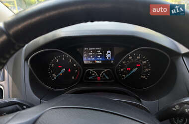 Седан Ford Focus 2015 в 