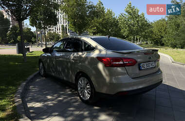 Седан Ford Focus 2015 в 