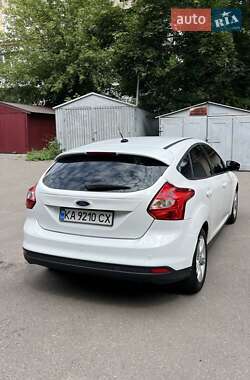 Хэтчбек Ford Focus 2013 в 