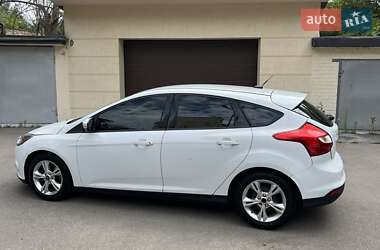 Хэтчбек Ford Focus 2013 в 