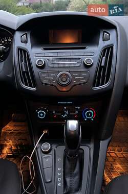 Хэтчбек Ford Focus 2016 в 