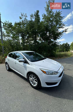Хэтчбек Ford Focus 2015 в 