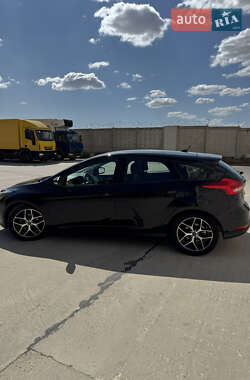 Хэтчбек Ford Focus 2017 в 