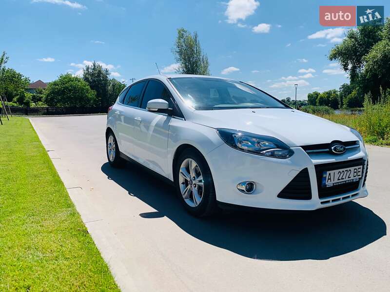 Хэтчбек Ford Focus 2013 в 