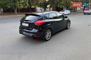 Хэтчбек Ford Focus 2015 в 