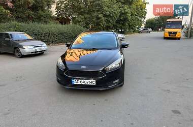 Хэтчбек Ford Focus 2015 в 