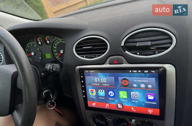 Седан Ford Focus 2005 в 