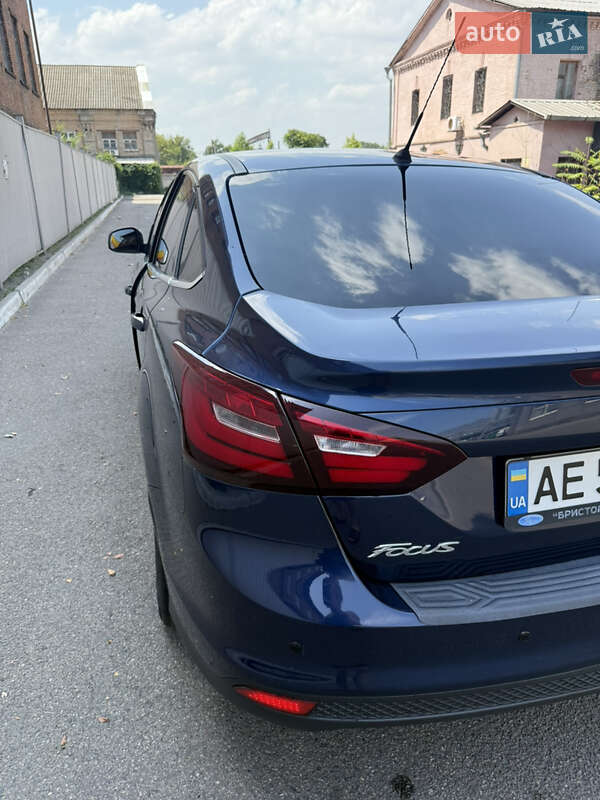 Седан Ford Focus 2012 в Днепре