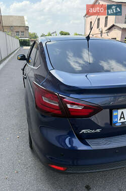 Седан Ford Focus 2012 в 