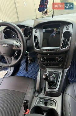 Седан Ford Focus 2012 в 
