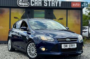 Хэтчбек Ford Focus 2011 в 