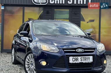 Хэтчбек Ford Focus 2011 в 