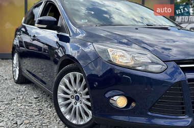 Хэтчбек Ford Focus 2011 в 