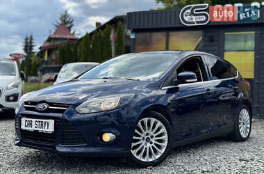 Хэтчбек Ford Focus 2011 в 