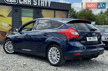 Хэтчбек Ford Focus 2011 в 