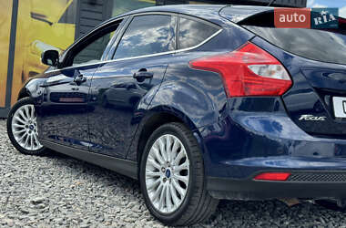 Хэтчбек Ford Focus 2011 в 