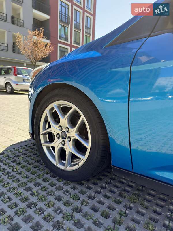 Седан Ford Focus 2015 в Львові