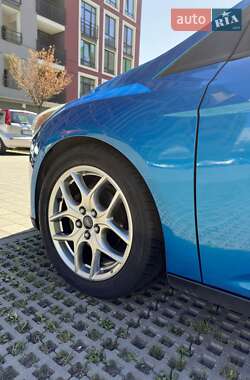 Седан Ford Focus 2015 в 