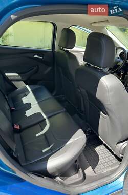 Седан Ford Focus 2015 в 