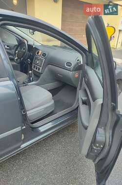 Хэтчбек Ford Focus 2007 в 