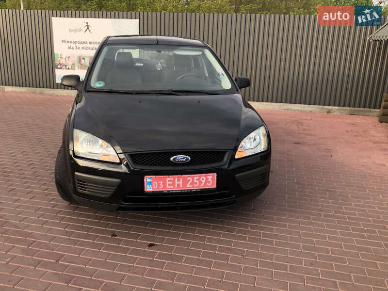 Хэтчбек Ford Focus 2006 в Сарнах