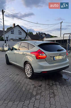 Хэтчбек Ford Focus 2013 в 