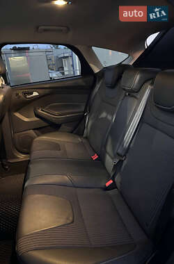 Хэтчбек Ford Focus 2013 в 