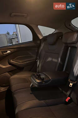 Хэтчбек Ford Focus 2013 в 