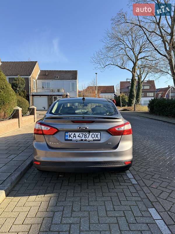 Седан Ford Focus 2011 в Бобровиці