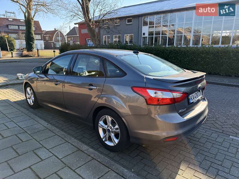 Седан Ford Focus 2011 в Бобровиці
