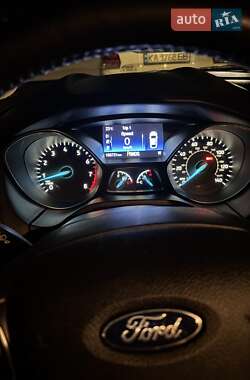 Седан Ford Focus 2015 в 