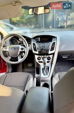 Седан Ford Focus 2011 в 