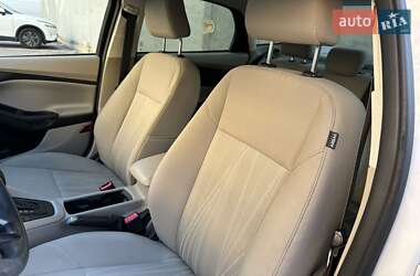 Седан Ford Focus 2015 в 