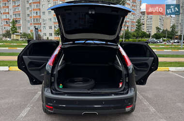 Хэтчбек Ford Focus 2005 в 