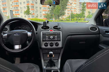 Хэтчбек Ford Focus 2005 в 