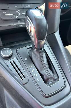 Хэтчбек Ford Focus 2016 в 