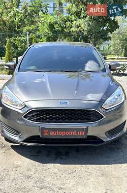 Седан Ford Focus 2015 в 