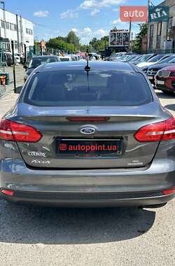 Седан Ford Focus 2015 в 