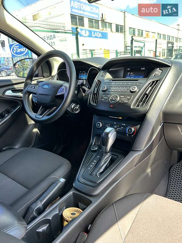 Седан Ford Focus 2015 в Сумах