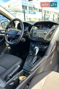 Седан Ford Focus 2015 в 