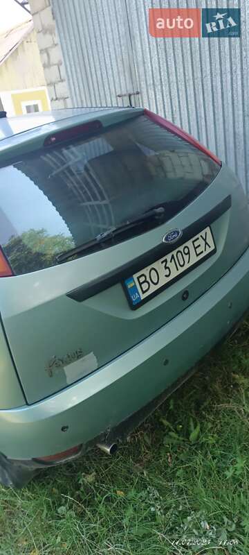 Хэтчбек Ford Focus 1999 в Дубно