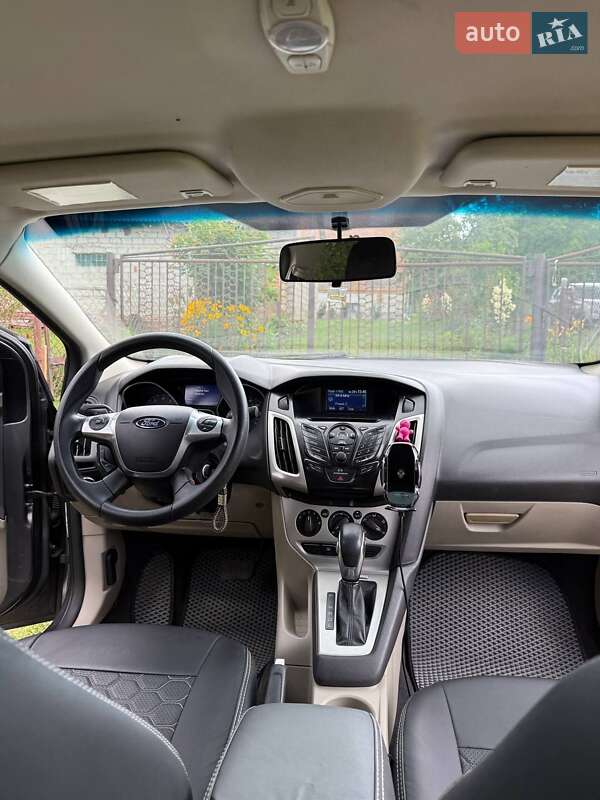 Седан Ford Focus 2013 в Мервичах