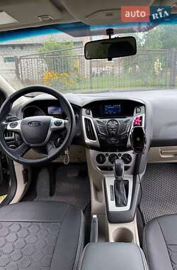 Седан Ford Focus 2013 в 
