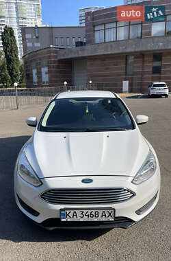 Хэтчбек Ford Focus 2015 в 