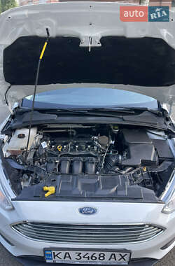 Хэтчбек Ford Focus 2015 в 