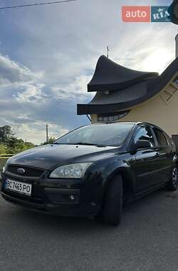 Хэтчбек Ford Focus 2005 в 