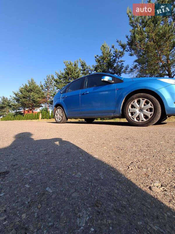 Хэтчбек Ford Focus 2007 в Хырове