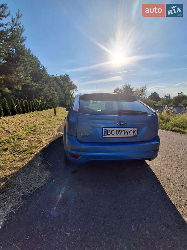 Хэтчбек Ford Focus 2007 в Хырове