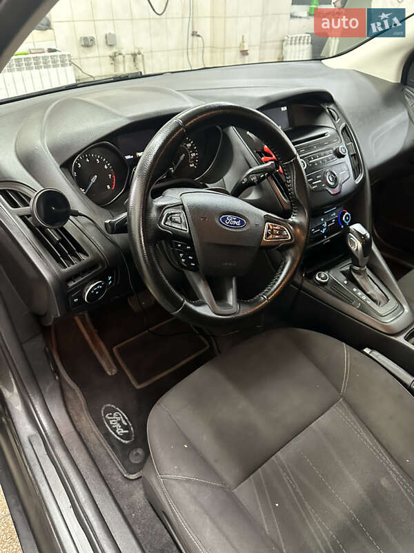Седан Ford Focus 2015 в Днепре