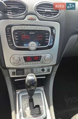 Седан Ford Focus 2010 в 